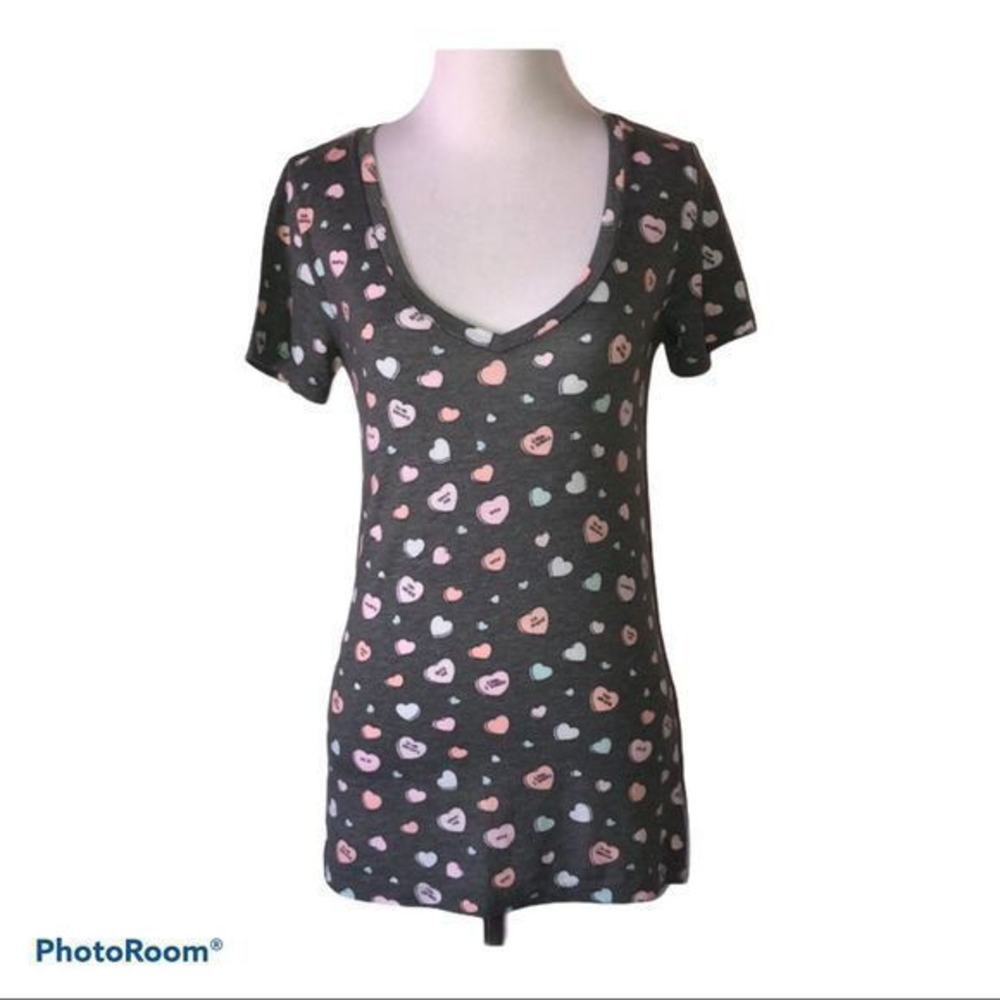 5/$30 🎈Nollie‎ small grey candy heart t shirt